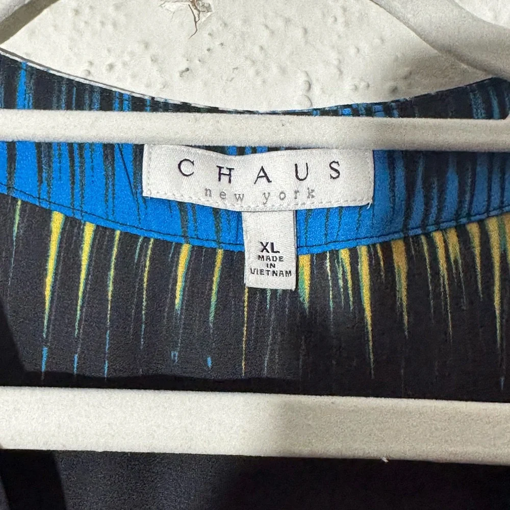 NWT Chaus NY  ladies Blouse Size Xl Blue, Blk & Yellow Pattern. - Picture 5 of 9